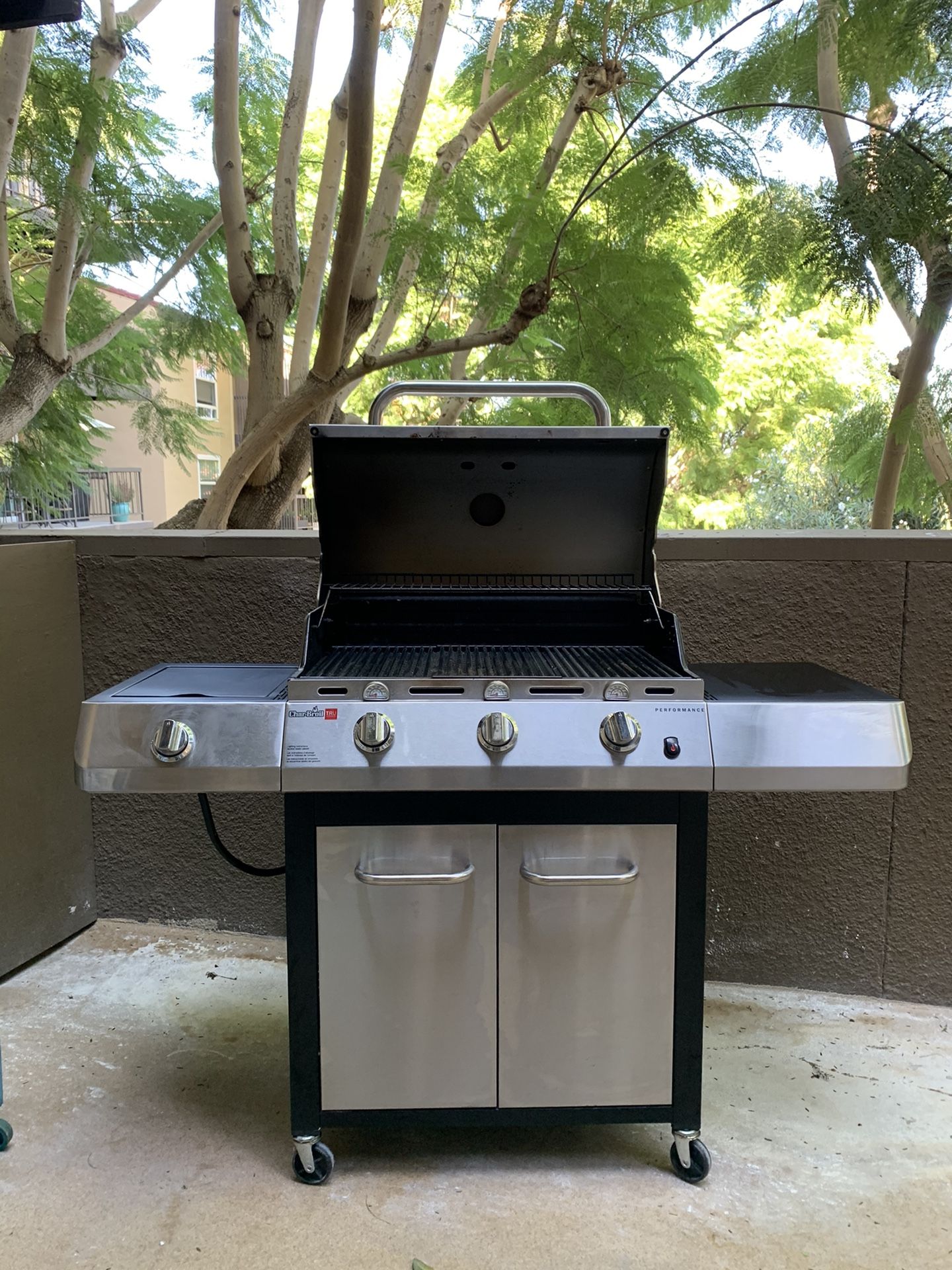 Charbroil Gas Grill Barbecue BBQ