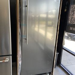 Vitara 17 Cu Upright Freezer - Concerts To Refrigerator