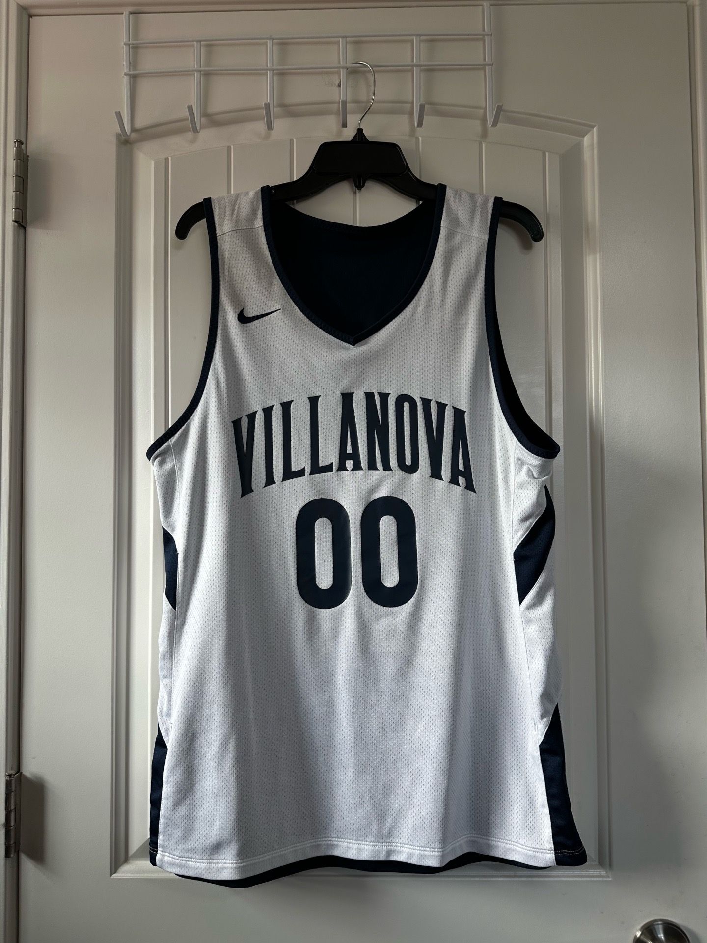 Villanova college fan jersey