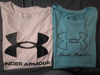 Under Armour Womens tshirts size Large