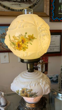 Vintage table lamp in good condition