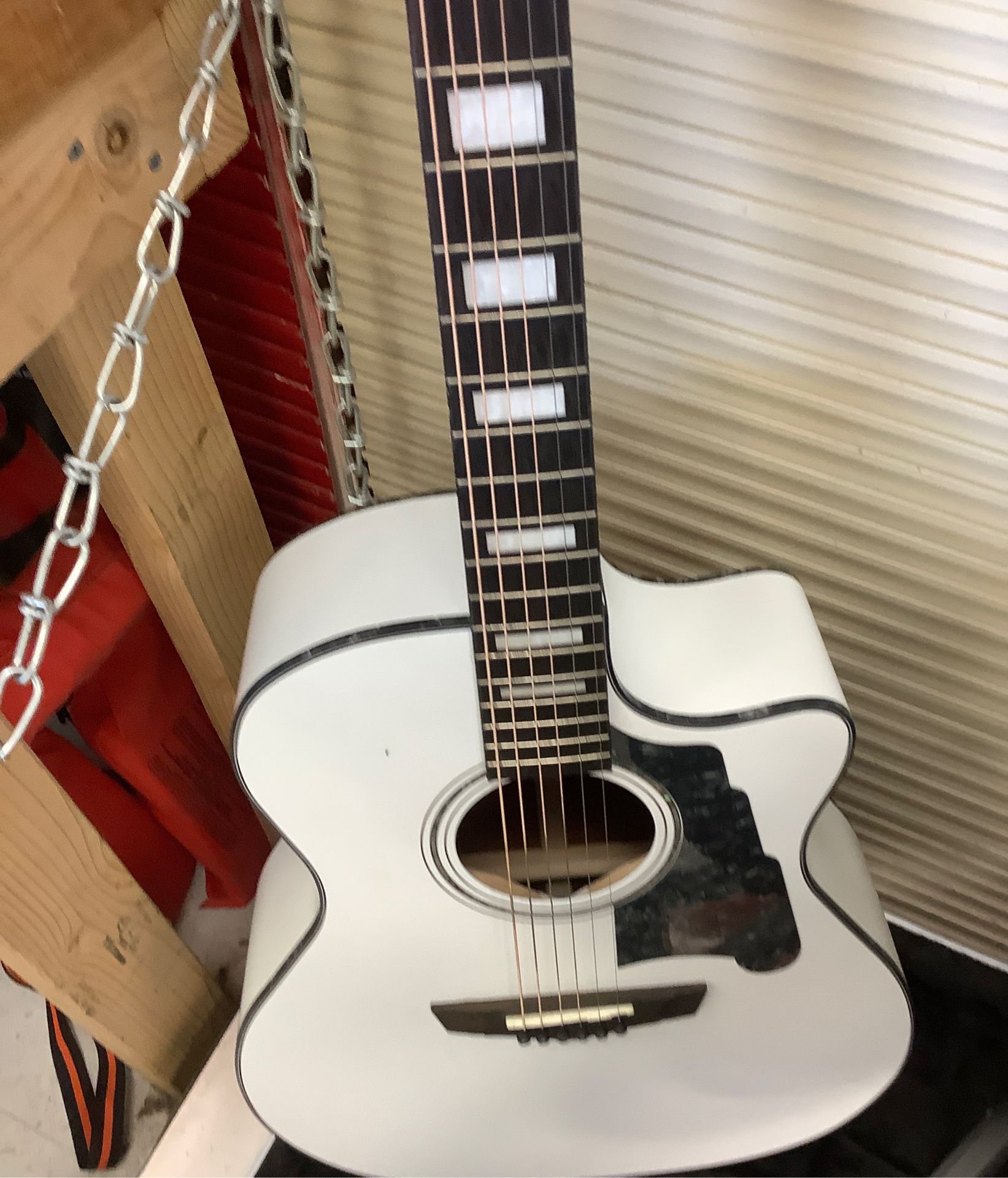 Acoustic electric guitar