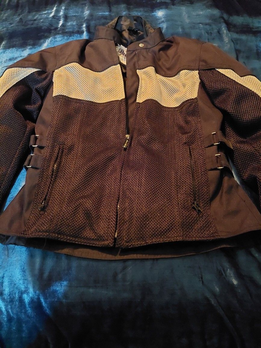 Ladies Size M Motorcycle Jacket With All The Bells And Whistles! 