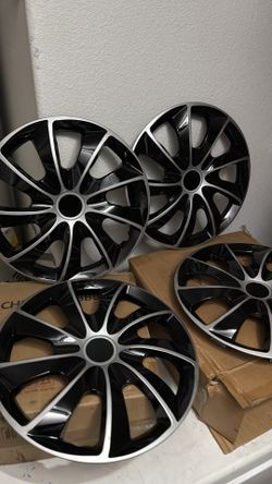 Universal Hubcaps 17"