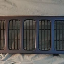 2005 Jeep Liberty Grill