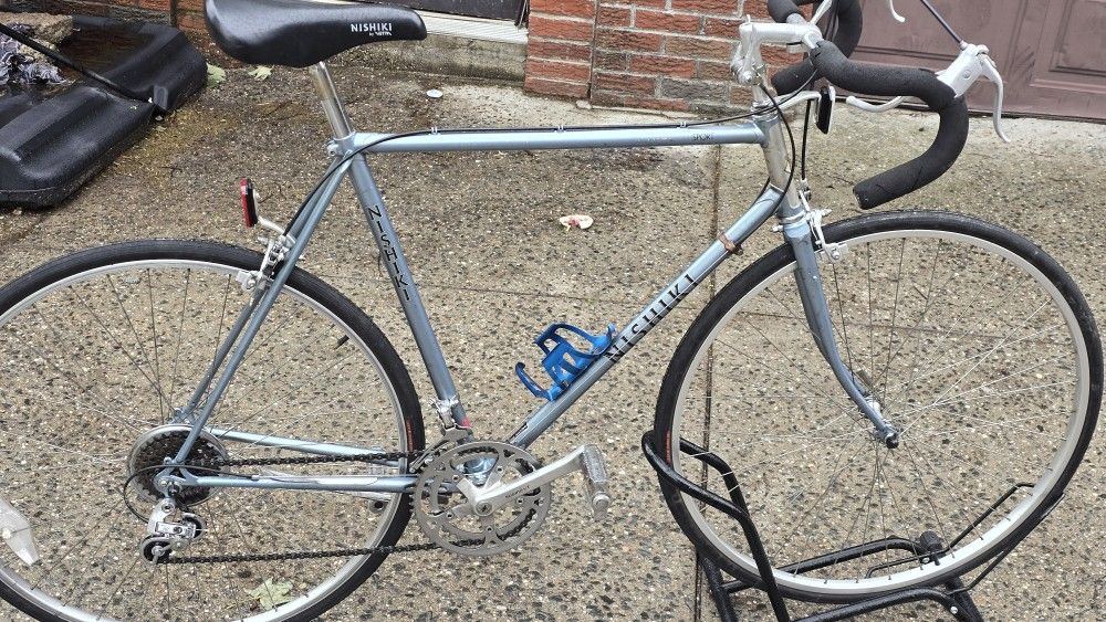 Nishiki Sport 58cm Road Bike....
