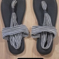 Sanuk Yoga Sandals, Size 11