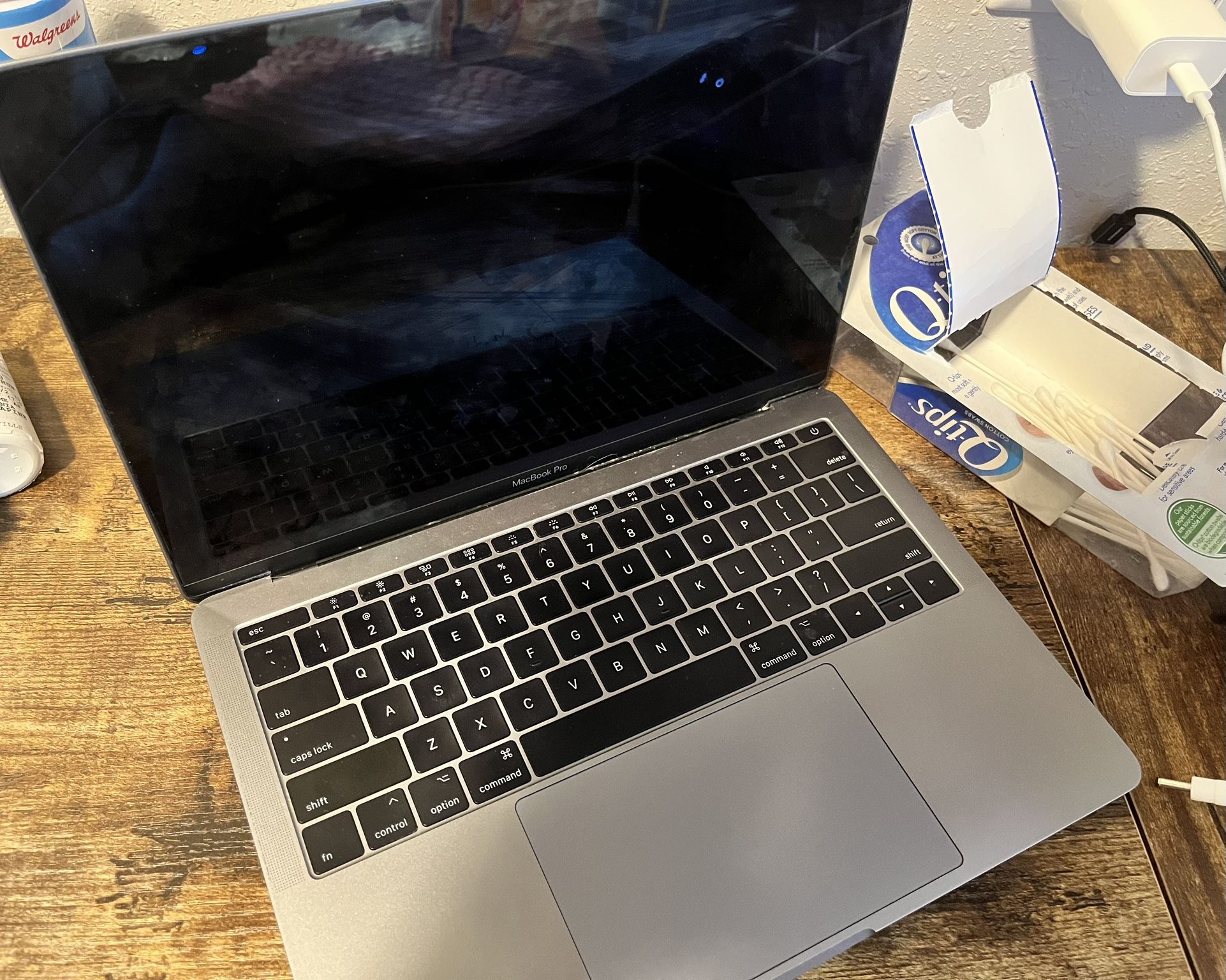 Macbook pro 13inch 2017 model 128ssd