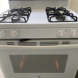 GE all white gas stove working perfect