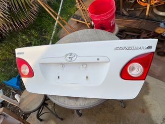 Toyota Corolla trunk lid 2003-2008