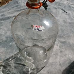 Carboy 6.5 Gallon Italian Glass With Handle,lid 