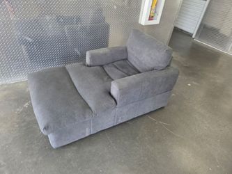 Chair lounge 58 x 33 inch comfy