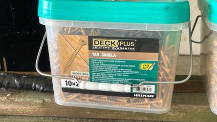 Deck plus tan camels screws