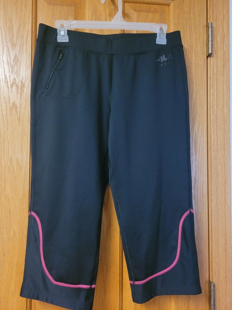 Fila Sport Capri Pants With Zipper Pocket. Size Small