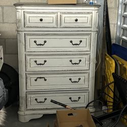 Liberty Furniture Industries Dresser Bedroom 