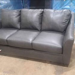 Top grain leather 2pc Living Room Set
🚨MEGA DEAL🚨 get it today
Hablamos Español Y Financiamos 🙋