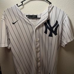 Youth Yankee Jersey Size Large 14-16