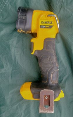Dewalt 20v max flashlight