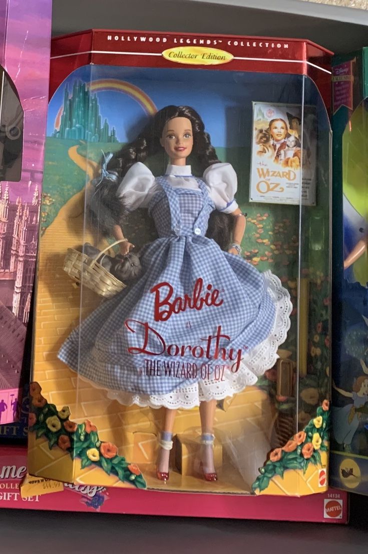 1995 Barbie Dorothy in "The Wizard of Oz" NIB