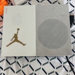 Xbox One S 10/10 Condition Everything Included Except Controller