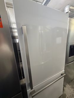 White Bottom Freezer Refrigerator