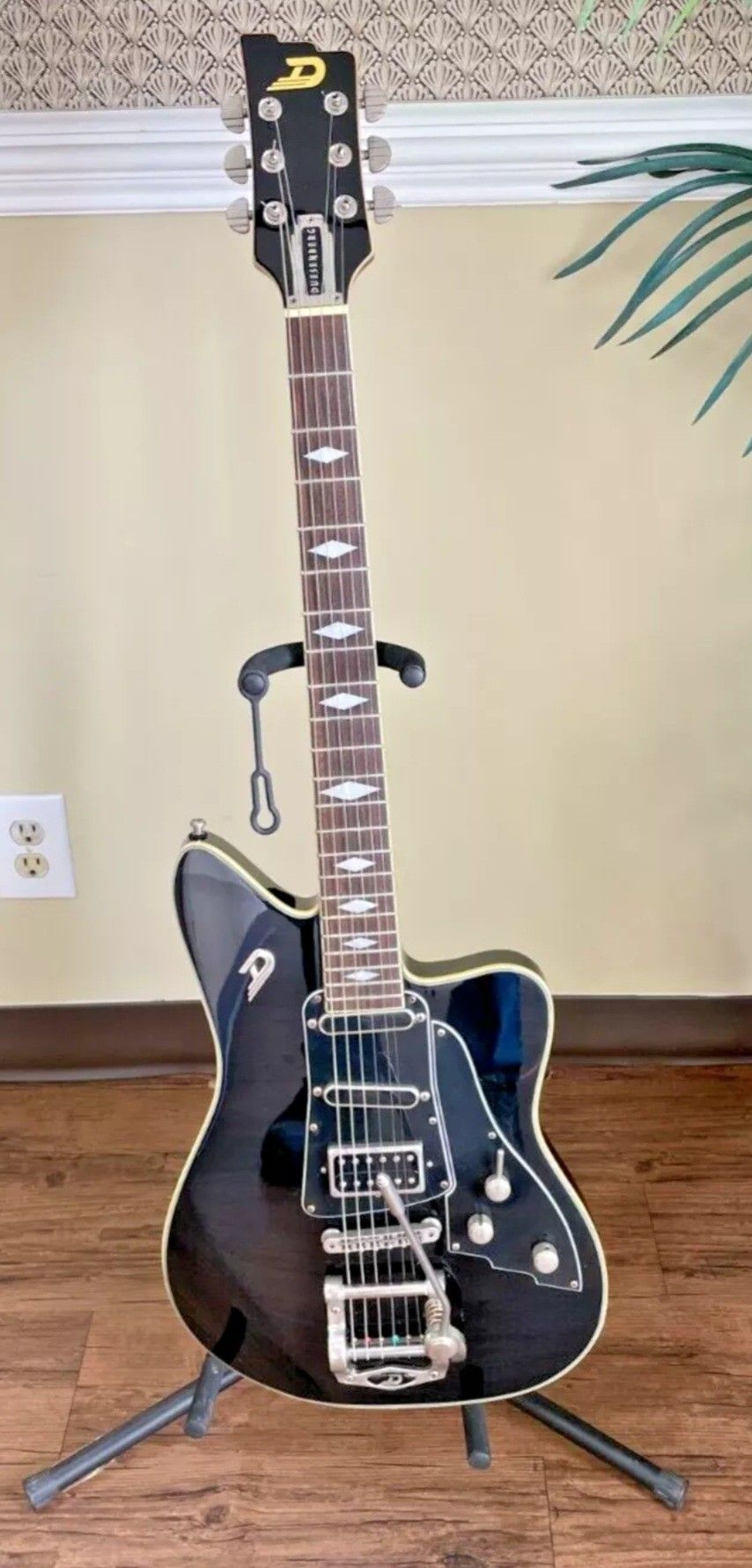 Duesenberg Paloma Guitar