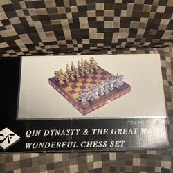 Qin Dynasty & The Great Wall Wonderful Chess Set New In Box Plastic Sealed