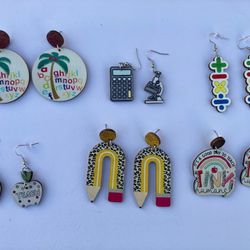 ✏️ Cute Pencil & Math Teacher Earrings-Perfect For Teachers 