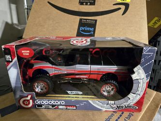 Nissan Titan hot wheels dropotaro vehicle