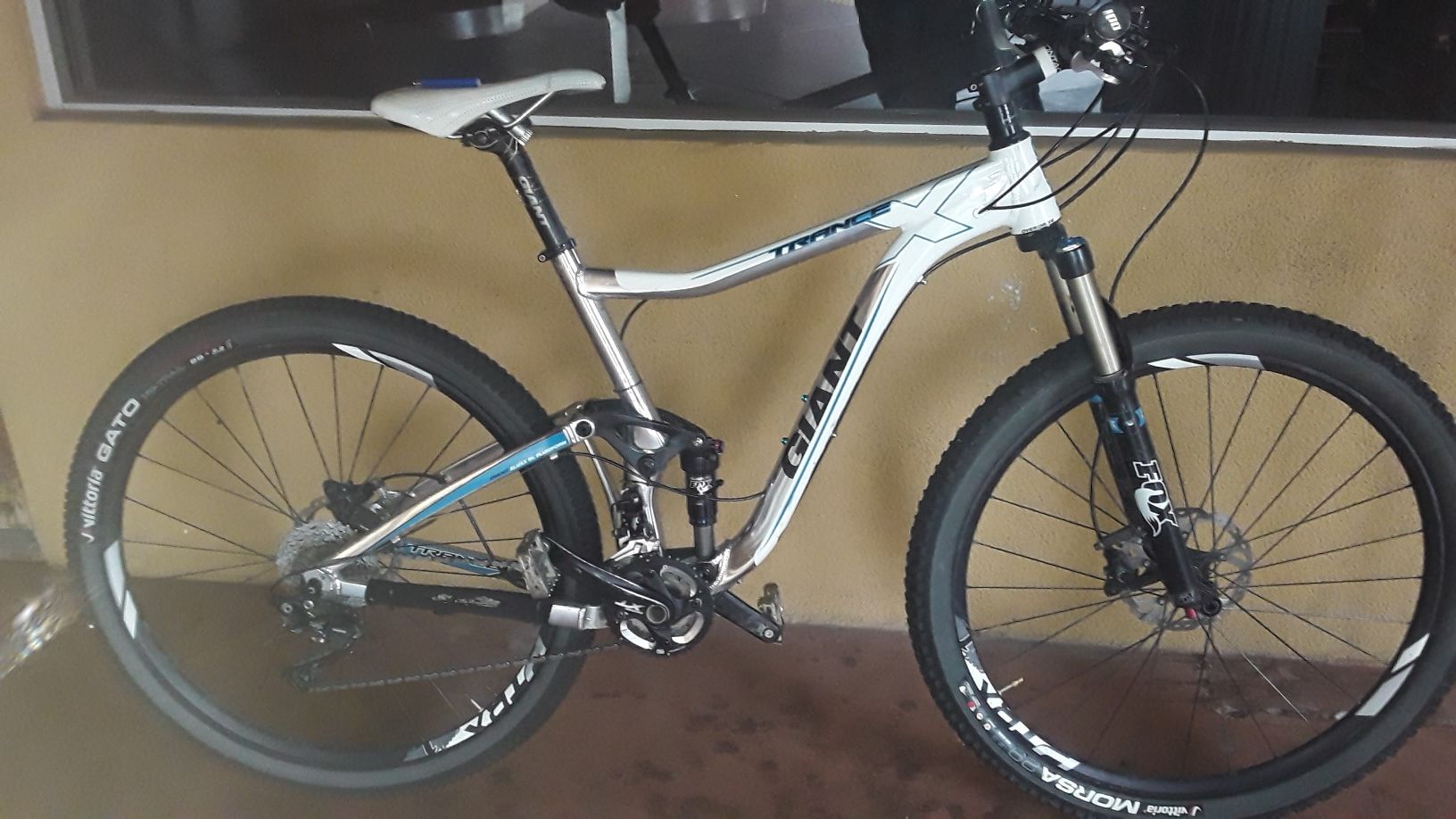 giant aluxx sl fluidform mountain bike