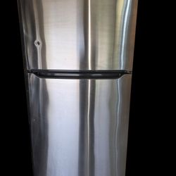 Frigidare 18.3 Cu Ft. Top Freezer Refrigerator In Stainless Steel