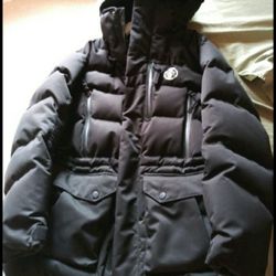 North Face  $145 Size Med Men or  POLO  Ralph Lauren $499 Heavy Duty Snow Coat  Size Med in Men but Lrg/XL in Women.  Lmk which items  & size you want