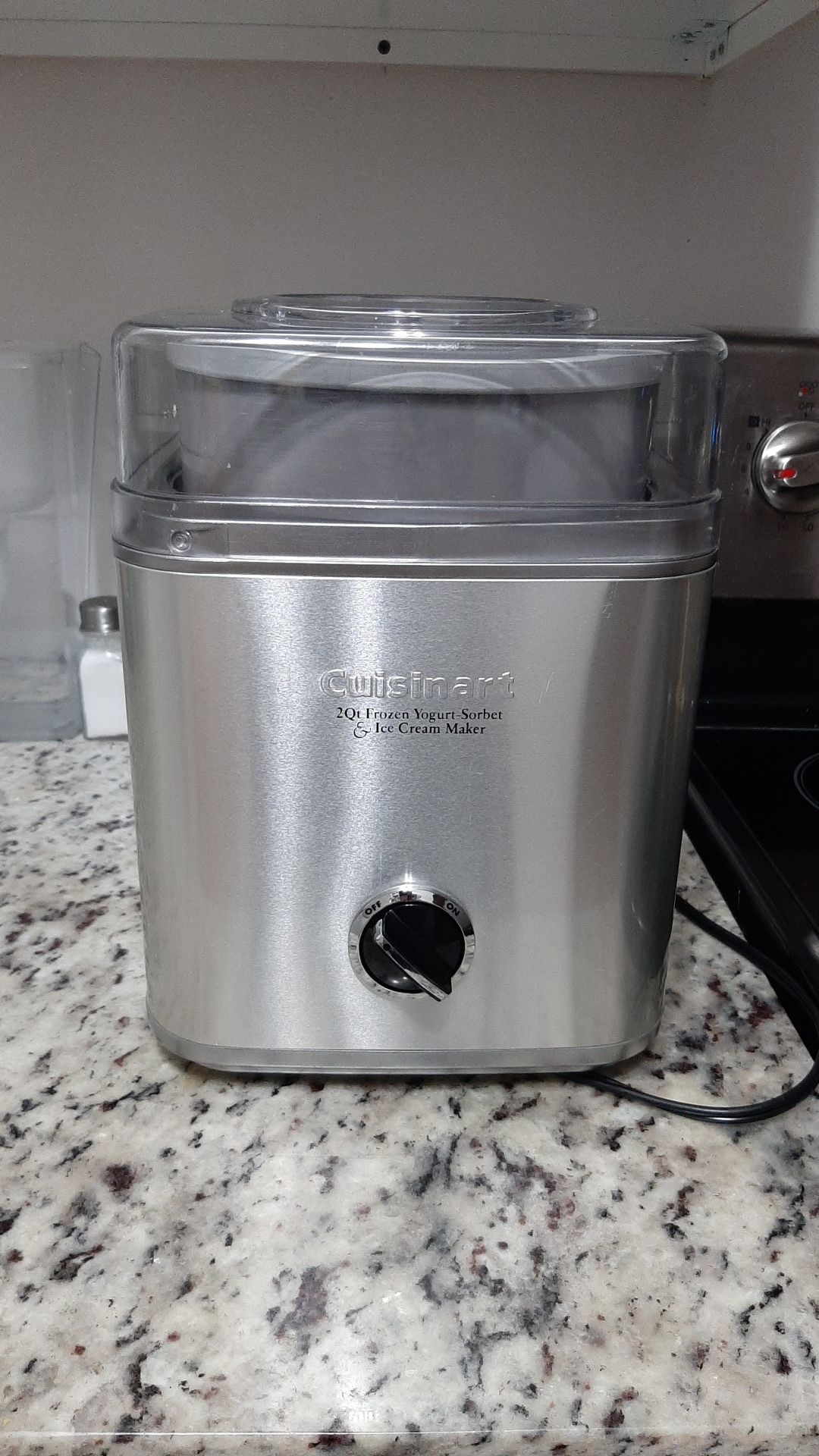 CUISINART 2 QT ICE CREAM MAKER