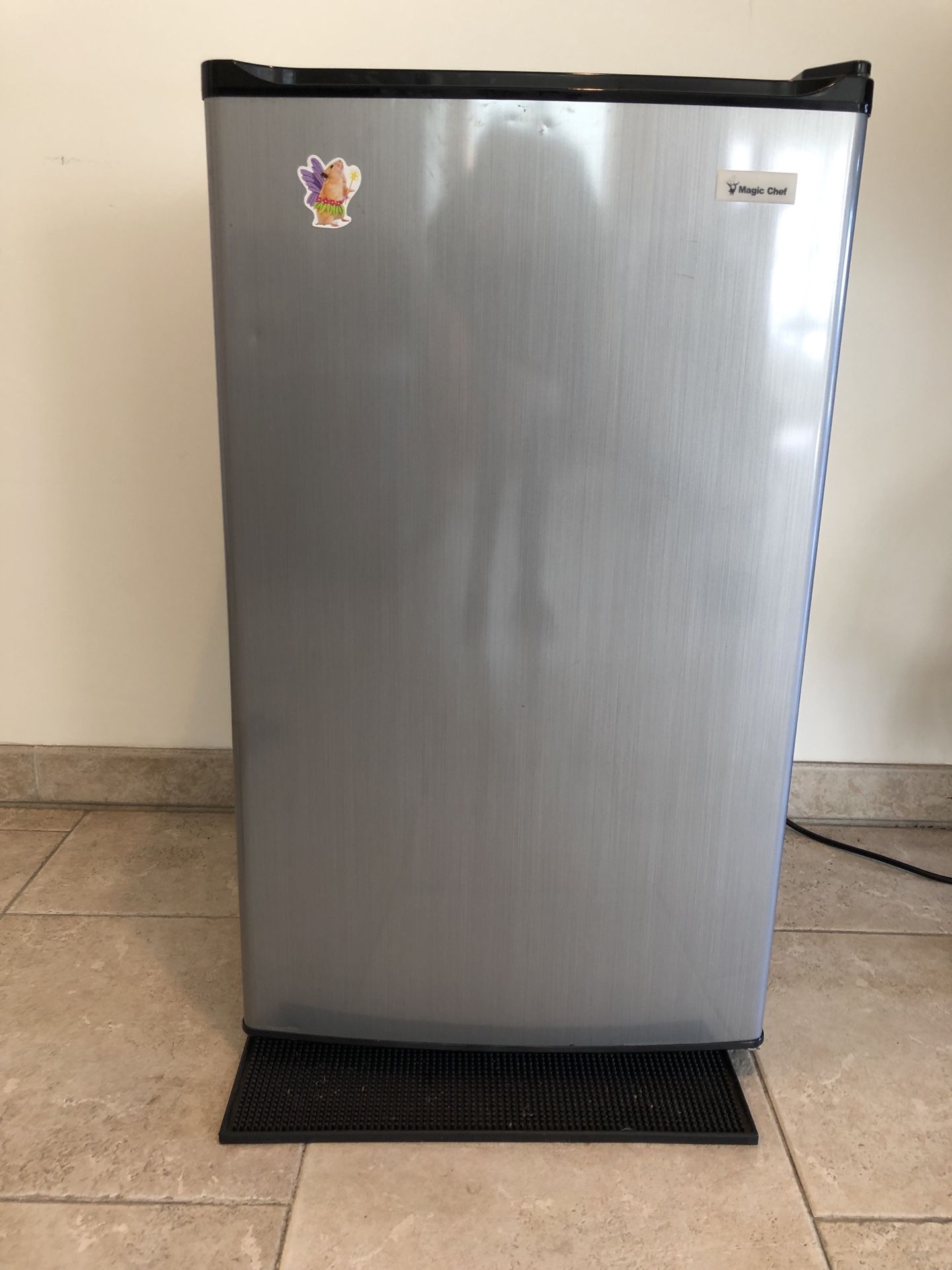 Magic Chef Minifridge + Freezer, 3.1 ft for Sale in Boise, ID - OfferUp