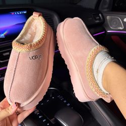 Pink Uggs 