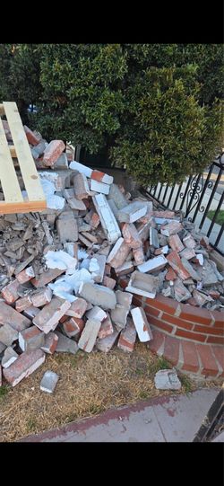 FREE Broken Bricks & Concrete – You Haul Away 90744