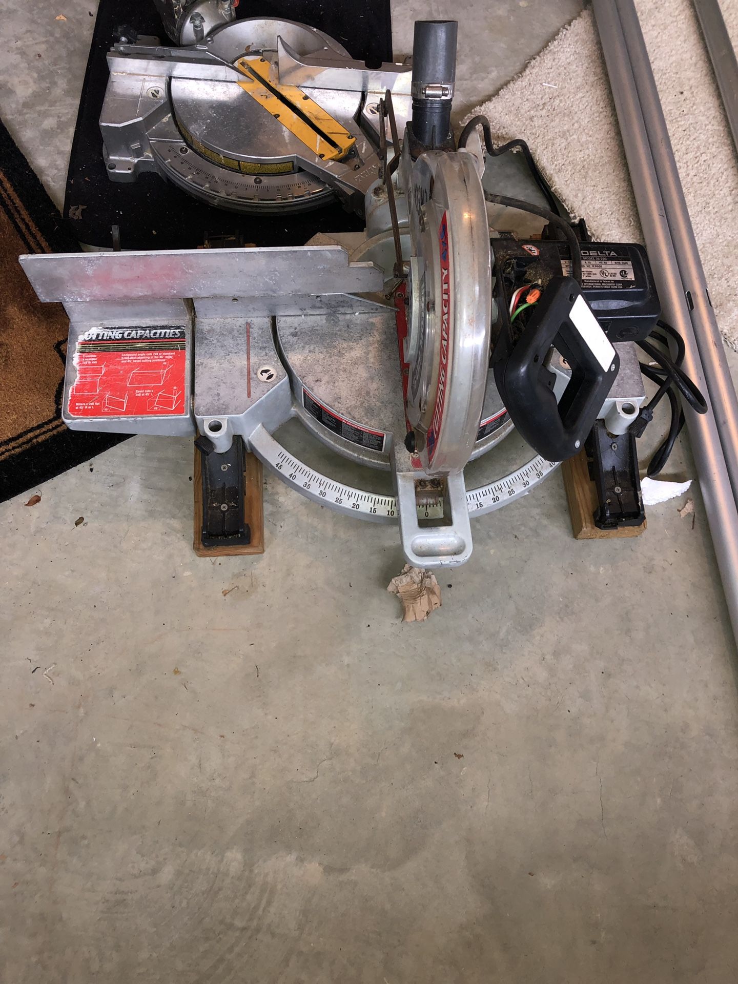 DELTA AND DEWALT COMPOUND MILTER SAW