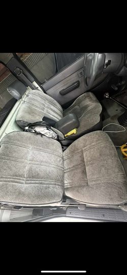 Toyota Tacoma 60/40 Seats