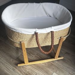 Design Dua Bassinet 
