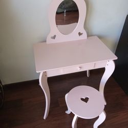 Kids Vanity Table With Stool 