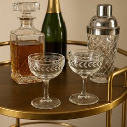 Vintage MCM Pair Of Etched Coupe Cordial Glasses Laurel Garland Pattern, 2.5x4”
