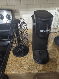 Keurig K-Express coffee maker with pod rack
