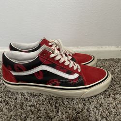Black/Red vans W/ Kisses