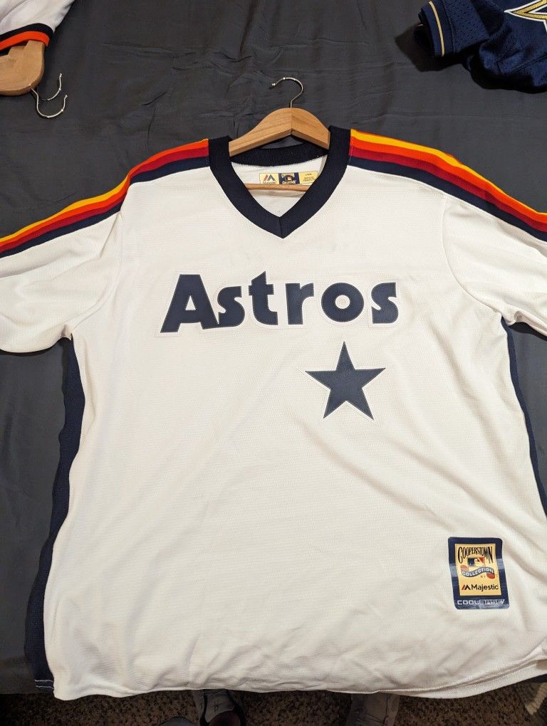 New, Houston Astros Craig Biggio 2000 Jersey, Men's L, Nice Ok for Sale in  Stone Mountain, GA - OfferUp