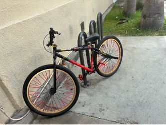 GT BICYCLES  black and red and old 29 inch