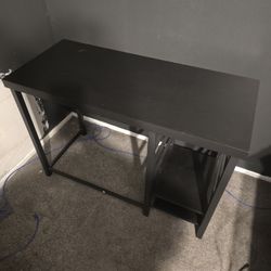 Black Desk