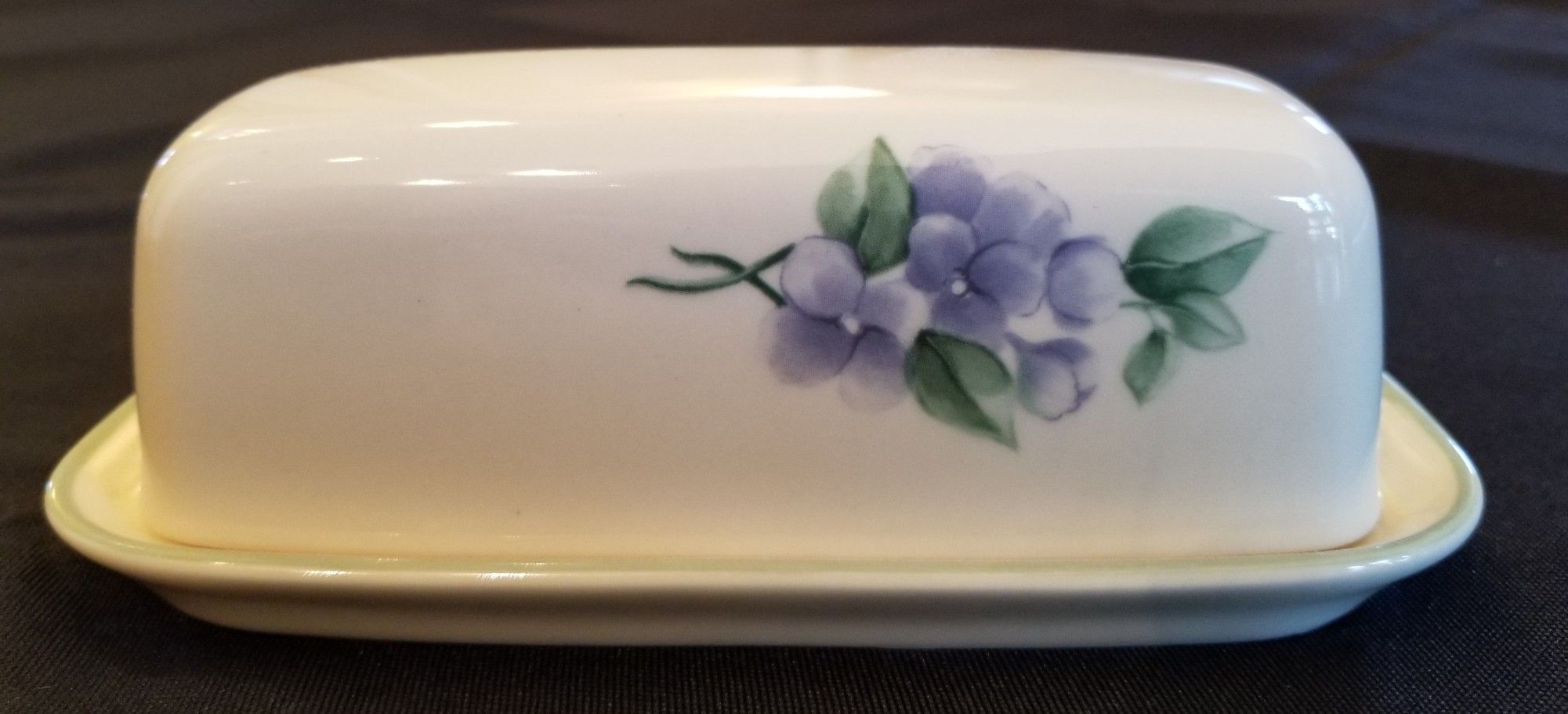 Pfaltzgraff Garden Party Covered Butter Dish