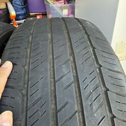 255/60 R18 
