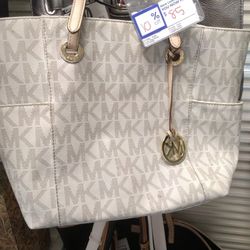 Micheal Kors Purse