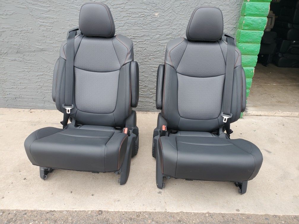 BRAND NEW BLACK LEATHER BUCKET SEATS WITH SEATBELTS 